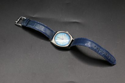 null CERTINA

montre bracelet, boitier acier 

cadran marqué Blue Ribbon

édition...