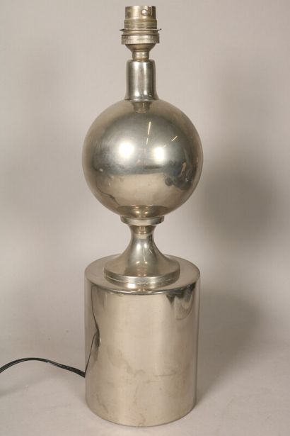 null Philippe BARBIER (1927-2020)

Lampe métal chromé sur socle rond

Haut. 34 c...