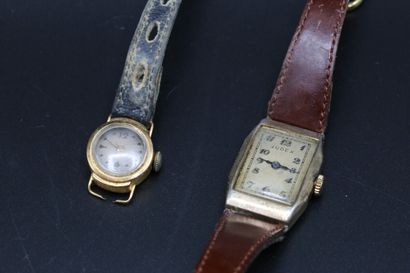 null Deux boitiers de montre bracelet une en or jaune 750 millièmes (8 g) et une...