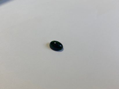 null Cabochon ovale d'opale noire - 1,50 ct