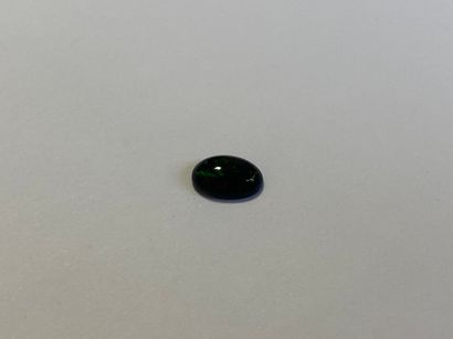 null Cabochon ovale d'opale noir - 1,05 ct