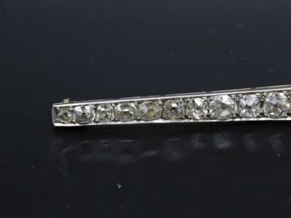 null Broche barrette en or gris 750 millièmes ornée de diamants taille ancienne.

5.98...