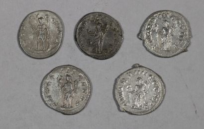 null Philippe I (244-249),

Antoniniens, 5 exemplaires

TTB+/ Sup