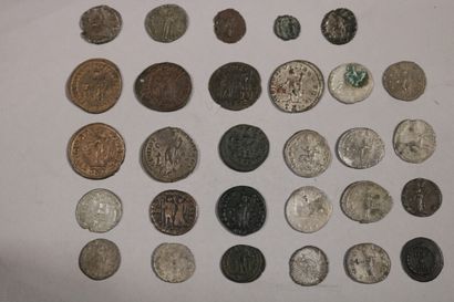 null Set of 29 Antoninians of billon and Follis of the 3rd century of which Postume,...