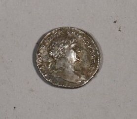 null Trajan (98-117) Denarius Ag. 2, 73g. S 3120. Sup