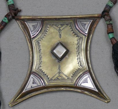 null Large pendant "Tcherot" in brass, copper and low silver alloy, trapezoidal shape,...