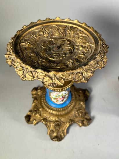 null Louis XVI style mantelpiece in matte and gilt bronze, flower pot flanked by...