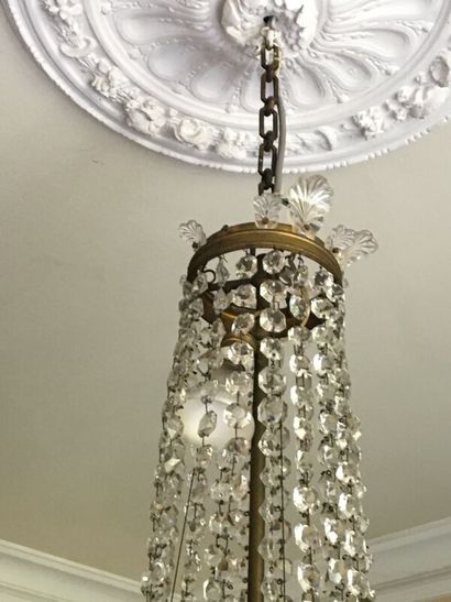 null Balloon type chandelier with twelve arms of light in crystal and bronze

Height...