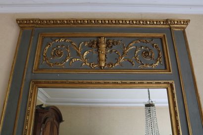null Trumeau of Louis XVI wood paneling in grey lacquered and gilded wood, entablature...