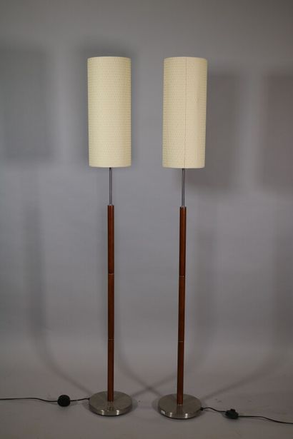 null Pair of floor lamps in wood and aluminum

Contemporary work 

Height 180 cm