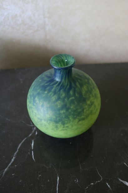 null Delatte in Nancy, vase ball out of green and blue jaspered glass with narrowed...