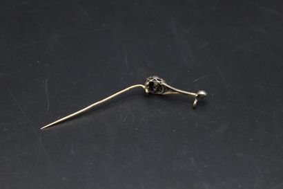 null Yellow gold and silver tie pin with rose-cut diamonds, gross weight: 3.09 g
