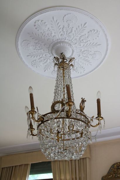 null Balloon chandelier with six lights in the Louis XVI style

H. 100 cm