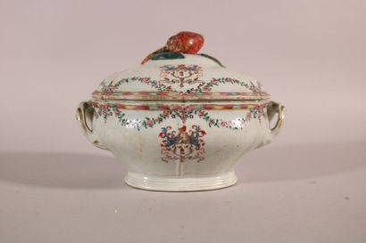 null COMPANY OF THE INDIES

Porcelain oval covered tureen decorated with a knight's...