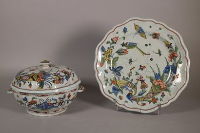 null ROUEN

Body of round terrine and a lid with polychrome decoration of a cornucopia...