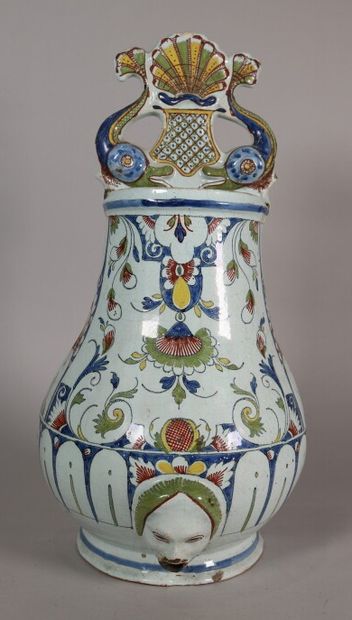 null ROUEN

Fountain with polychrome decoration of flowered lambrequins and godrons,...