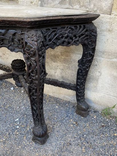 null Iron wood console, marble top.

Marble marked.

Indochina end of XIXth century

90...