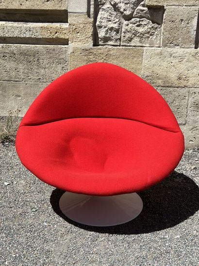 null Pierre PAULIN (1927-2009) 

Globe armchair F553 and its footrest

(holes in...