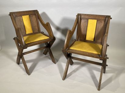 null Pair of Glastonbury type armchairs, seat and back upholstered in yellow fabric....
