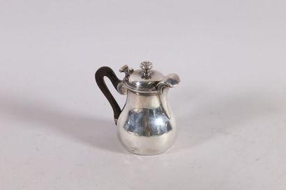 null Silver marabou coffee pot, plain body, flat bottom, lid and neck with a net,...