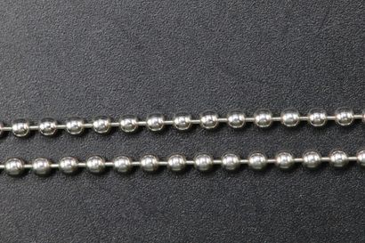null Silver chain 925 thousandths holding a pearl of Tahiti (pierced). Gross weight...