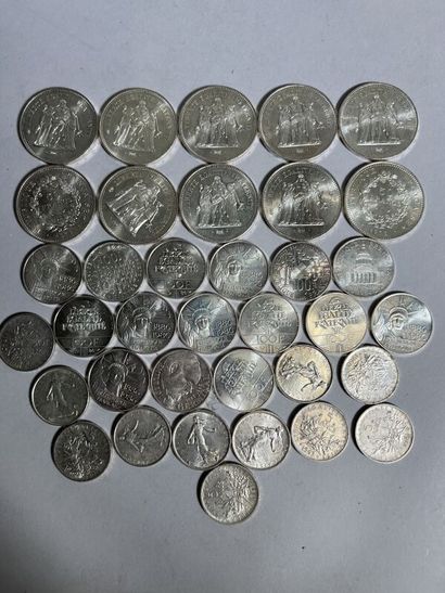 null 10 silver coins of 50 frs, 11 silver coins of 5 frs, 15 silver coins of 100...