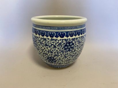 null China - Porcelain cover-pot with white and blue flowers - H. 21.5 cm