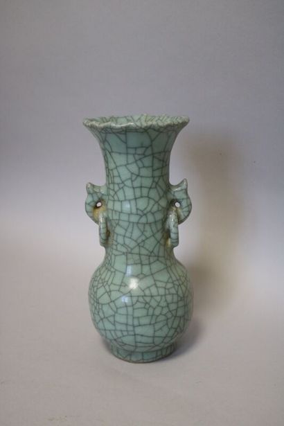 null CHINA, celadon cracked vase

H. 22 cm