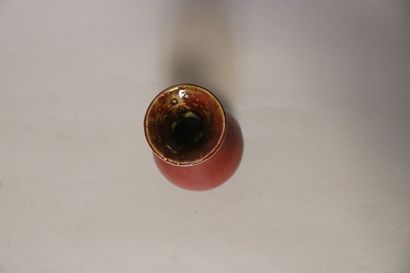 null Chine, vase en porcelaine sang de boeuf 

H. 16,5 cm