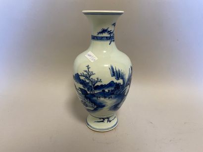 null China - Blue and white vase with landscape decoration - H. 24 cm