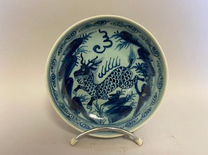 null Chine - Assiette en porcelaine à décor de qili - Ø. 18 cm