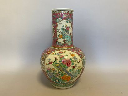 null Chine - Vase famille rose à décor de phénix et dragons - H. 34.8 cm