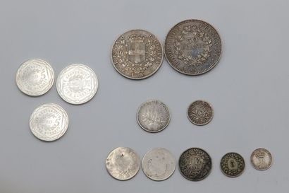 null Ensemble de 12 pièces en argent comprenant : une pièce de 50 fr 1977, 5 lires...