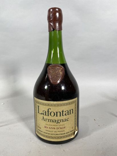 null Bottle Lafontan Armagnac 20 years old - 1,5 L
(Wax cracked, tear in the lower...