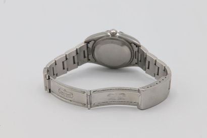 null ROLEX
Oyster Perpetual Date
Montre bracelet en acier. Cadran à fond argent signé,...