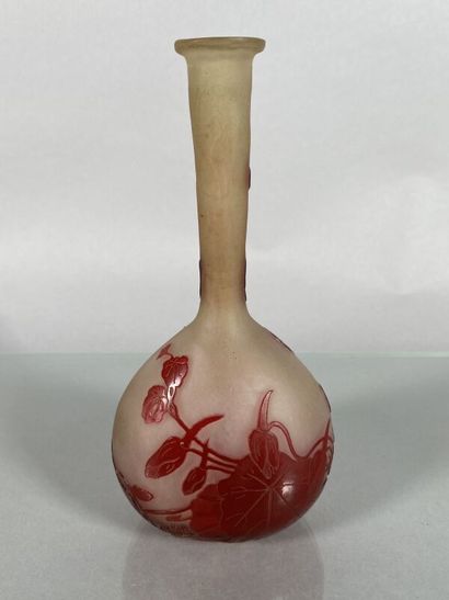 null Establishments GALLÉ (1904-1936) 
Multilayer glass soliflore vase with acid-etched...