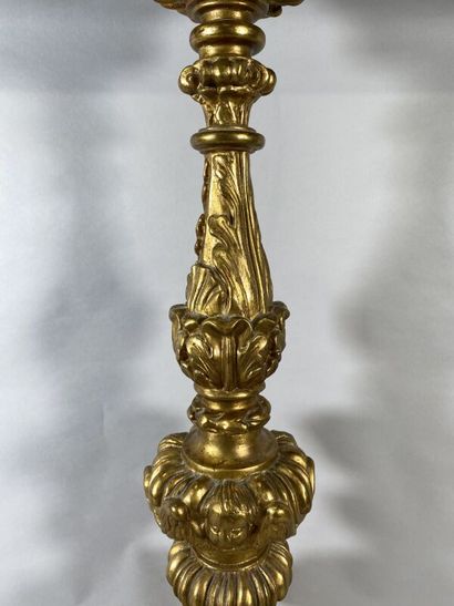 null Carved and gilded wood lamp stand, the shaft decorated with acanthus leaves...