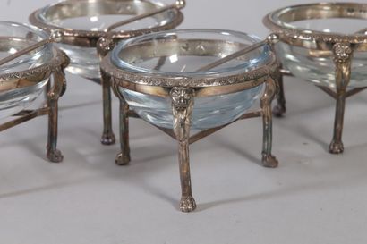 null Suite of four silver salad bowls of round form with decoration of frieze of...