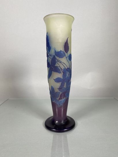 null Establishments GALLÉ (1904-1936) 
A baluster vase with a flared neck on a flattened...