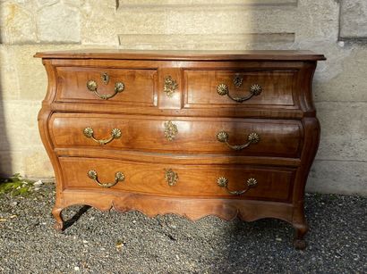 Mahogany Bordeaux chest of drawers, opening...