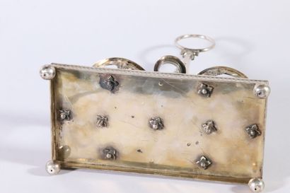 null Oil cruet in silver of rectangular form, the holders decorated with swans with...