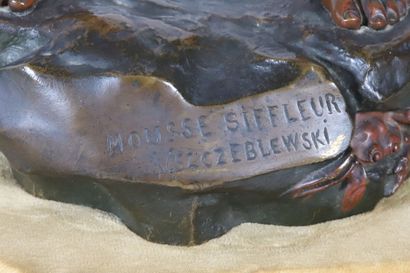 null Victor SZCZEBLEWSKI (1888-1965)
Mousse siffleur
Bronze signé sur la base 
Cachet...