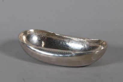 null Cup of pocket known as "cup of hunting" in plain silver of gondola form. The...