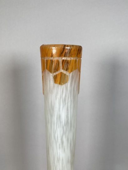 null FRENCH GLASS - CHARDER
Vase soliflore with flattened body out of glass model...