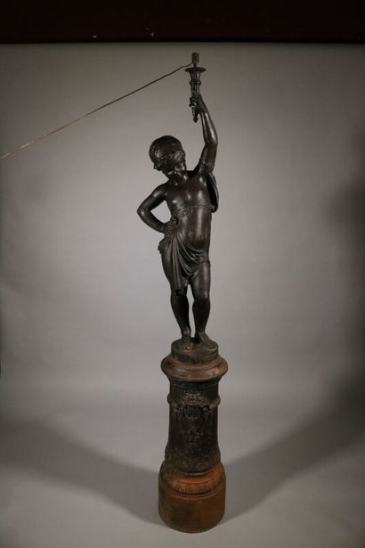 null Foundry Antoine DURENNE
Torch in cast iron representing a cherub resting on...