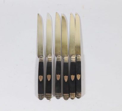 null Six fruit knives, gilt blade and ebony handle monogrammed in a gilt shield.
Paris...