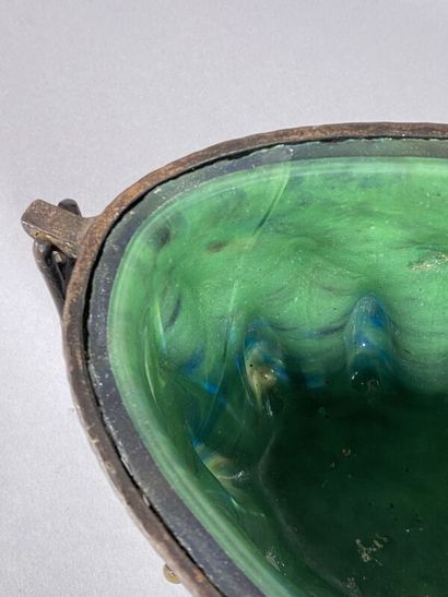 null André DELATTE (1887-1953) in Nancy 
Planter in blue and green marbled glass,...