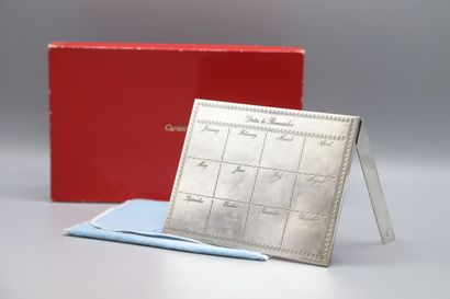 null CARTIER
Calendrier perpétuel en argent «Date to remember».
Signé Cartier et...