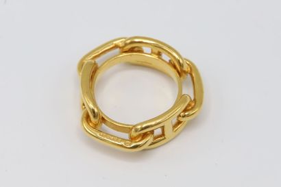 null HERMES, anneau de foulard en métal doré à maillons chaîne d'ancre, signé.