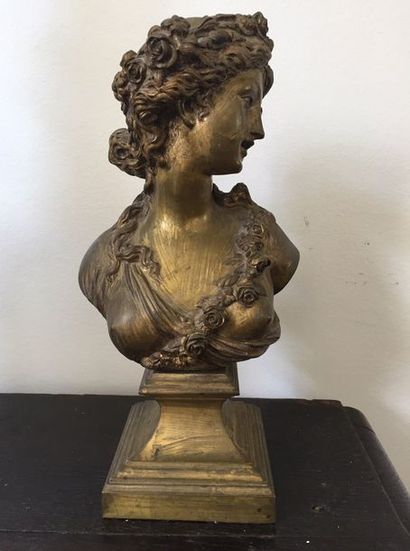 null Joseph Charles MARIN (1759-1834), d'après Jeune femme couronnée de fleurs Bronze...